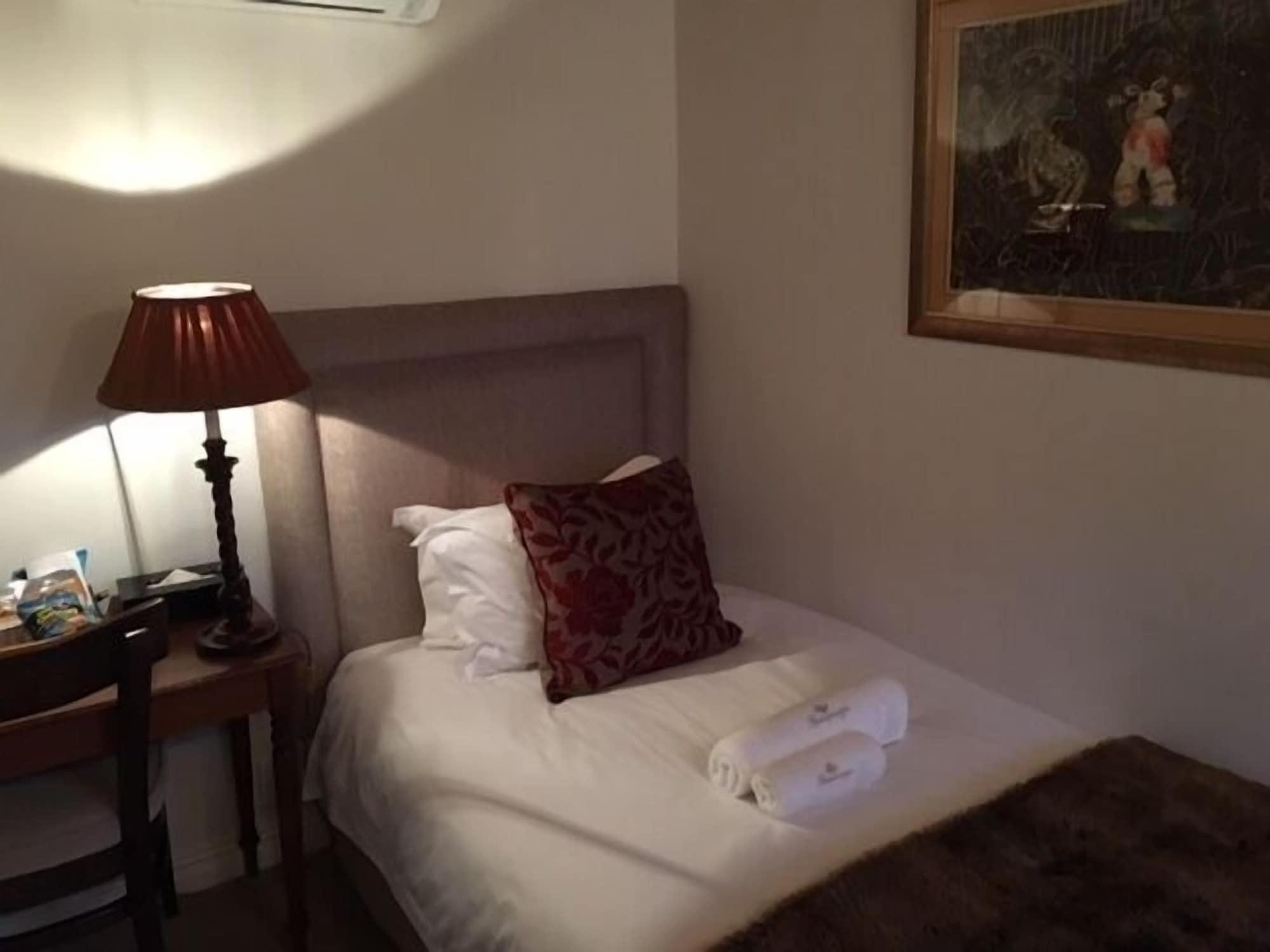 รูเซนวิจน์ เกสท์ เฮ้าส์ Hotel สเตลเลนบอช ภายนอก รูปภาพ